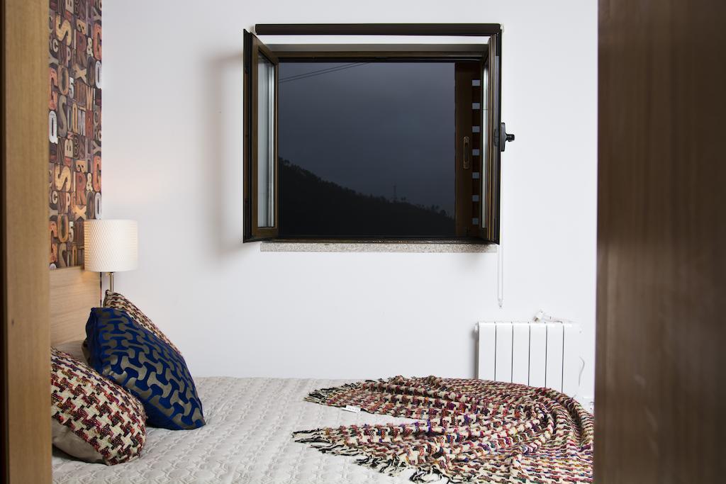 Brown House Βίλα Geres Δωμάτιο φωτογραφία